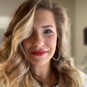 Meet your Posher, Ally